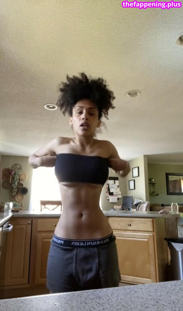 Aaliyeezy/ leaked private photo uncensored HD quality