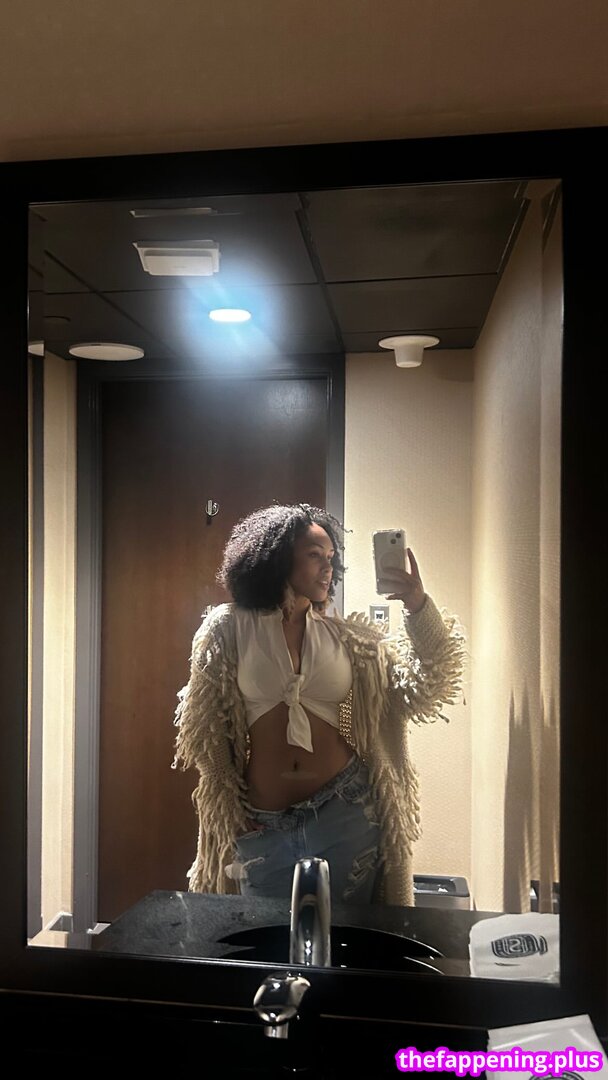 Aaliyeezy/ leaked private photo uncensored HD quality
