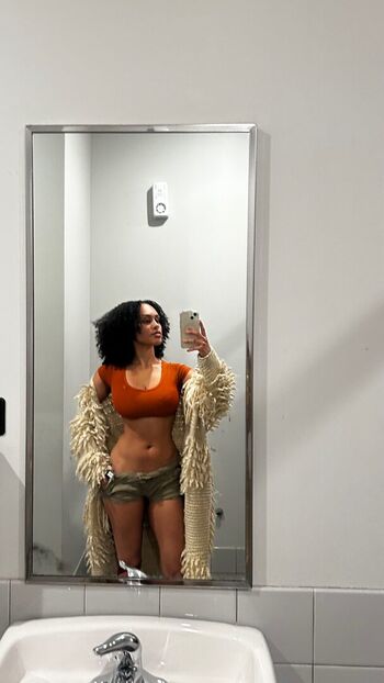 Aaliyeezy leaked private photo uncensored HD quality