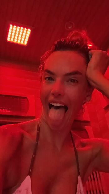 Alessandra ambrosio  page leaked private photo uncensored HD quality