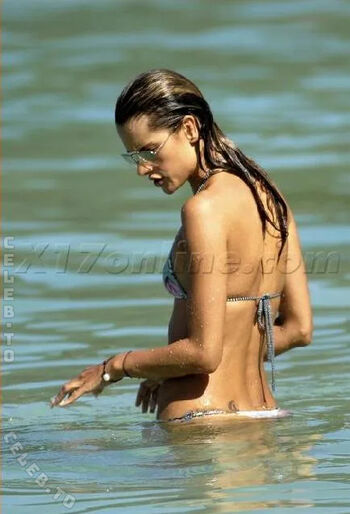 Alessandra ambrosio  page leaked private photo uncensored HD quality