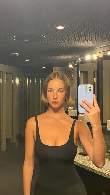 Amelie manzoli  page leaked private photo uncensored HD quality