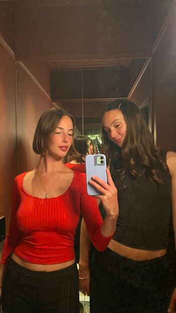 Amelie manzoli  page leaked private photo uncensored HD quality