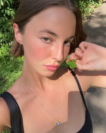 Amelie manzoli leaked private photo uncensored HD quality