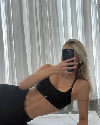 Annaauroraegger leaked private photo uncensored HD quality