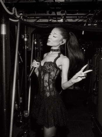 Ariana grande  page leaked private photo uncensored HD quality