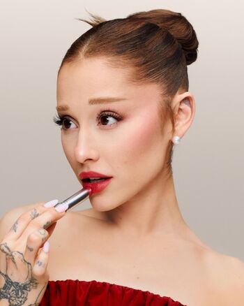 Ariana grande leaked private photo uncensored HD quality