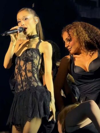 Ariana grande leaked private photo uncensored HD quality