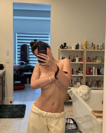 Bella thorne  page leaked private photo uncensored HD quality