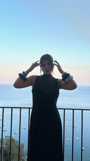 Bella thorne  page leaked private photo uncensored HD quality