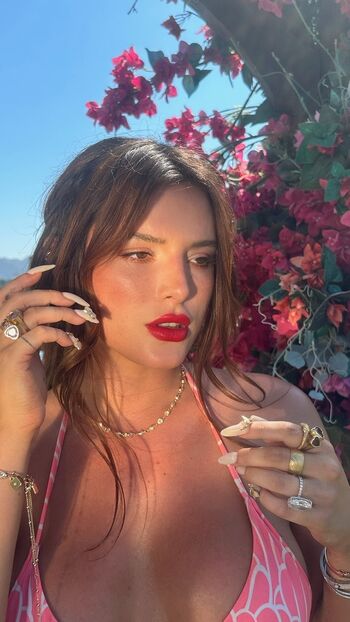 Bella thorne  page leaked private photo uncensored HD quality