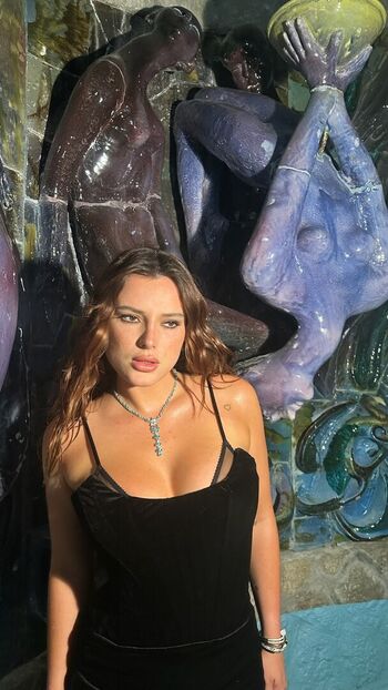Bella thorne  page leaked private photo uncensored HD quality