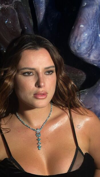 Bella thorne  page leaked private photo uncensored HD quality