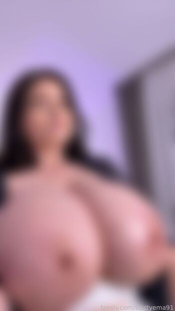 Busty ema leaked private photo uncensored HD quality
