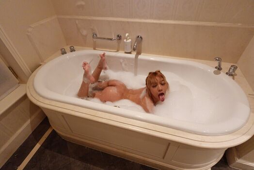 Clementinexoxo leaked private photo uncensored HD quality