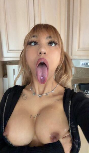 Clementinexoxo leaked private photo uncensored HD quality