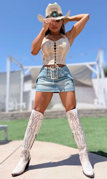 Connie elizabeth  page leaked private photo uncensored HD quality