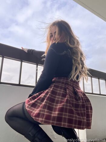 Curvyllama leaked private photo uncensored HD quality