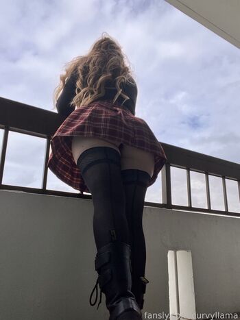 Curvyllama leaked private photo uncensored HD quality