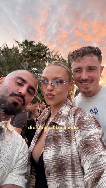 Dagi bee  page leaked private photo uncensored HD quality