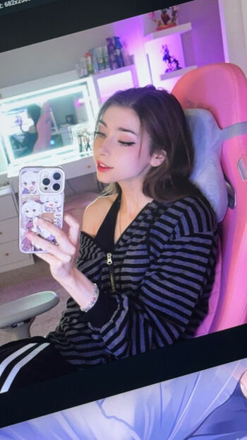 Duckie cos page leaked private photo uncensored HD quality