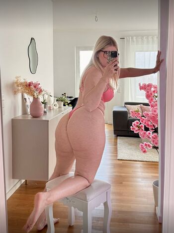 Emiiliaaaoklahomaa  page leaked private photo uncensored HD quality