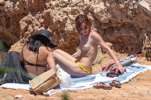 Emma watson  page leaked private photo uncensored HD quality