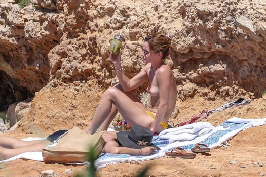 Emma watson  page leaked private photo uncensored HD quality