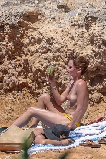 Emma watson  page leaked private photo uncensored HD quality