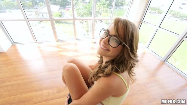 Girls wearing sneakers in b page leaked private photo uncensored HD quality