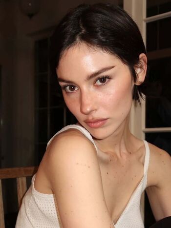 Gracie abrams page leaked private photo uncensored HD quality