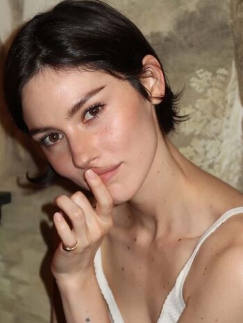 Gracie abrams page leaked private photo uncensored HD quality