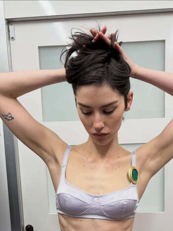 Gracie abrams page leaked private photo uncensored HD quality
