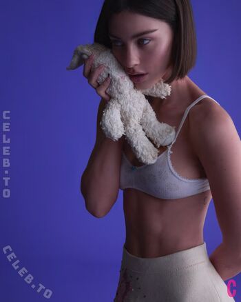 Gracie abrams page leaked private photo uncensored HD quality