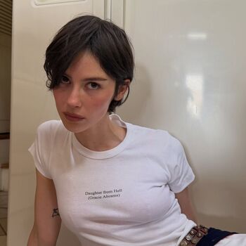 Gracie abrams page leaked private photo uncensored HD quality