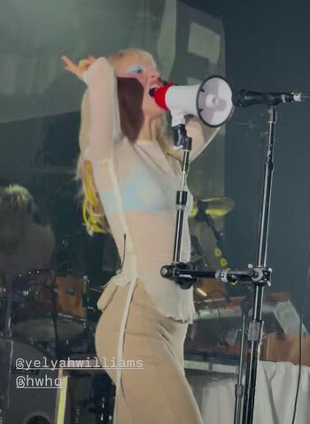 Hayley williams page leaked private photo uncensored HD quality