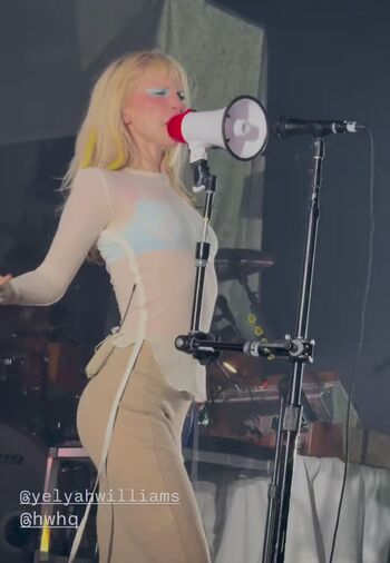 Hayley williams page leaked private photo uncensored HD quality