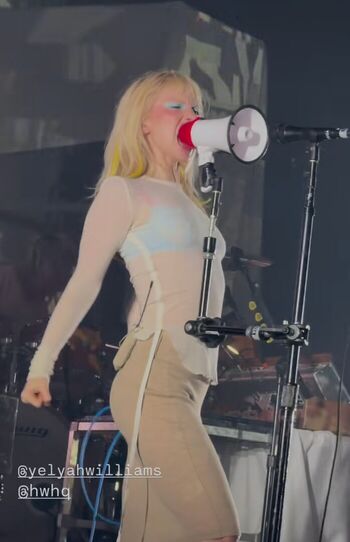 Hayley williams page leaked private photo uncensored HD quality