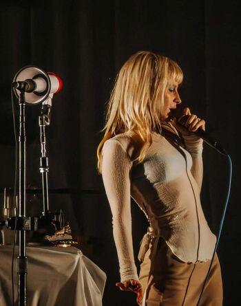 Hayley williams page leaked private photo uncensored HD quality