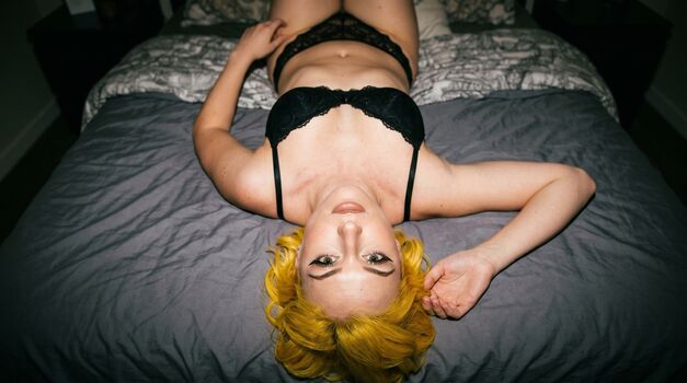 Hayley williams page leaked private photo uncensored HD quality