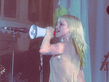 Hayley williams page leaked private photo uncensored HD quality