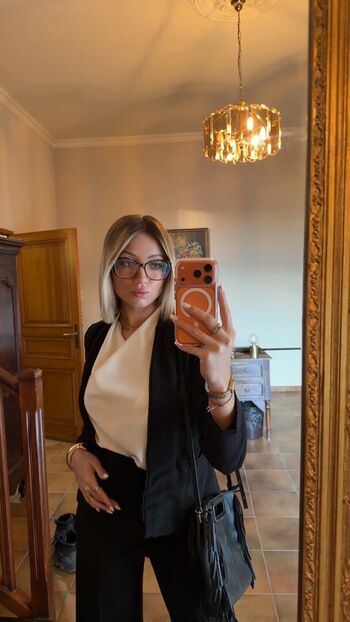 Hello iris page leaked private photo uncensored HD quality