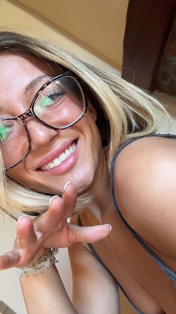 Hello iris page leaked private photo uncensored HD quality