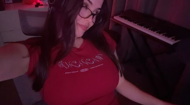 Heyimbee  page leaked private photo uncensored HD quality