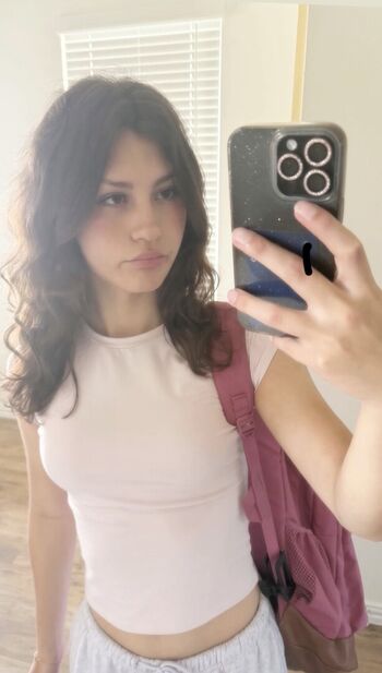 Izisgones leaked private photo uncensored HD quality