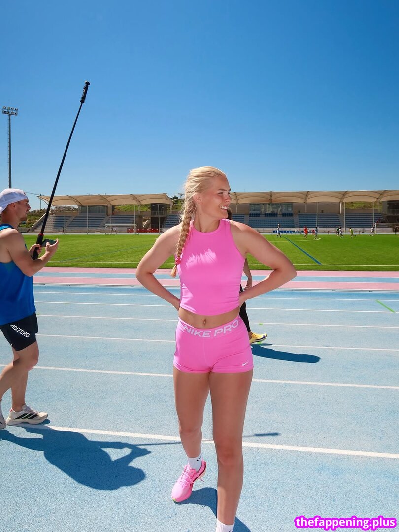 Desi aunty leaked private photo uncensored HD quality