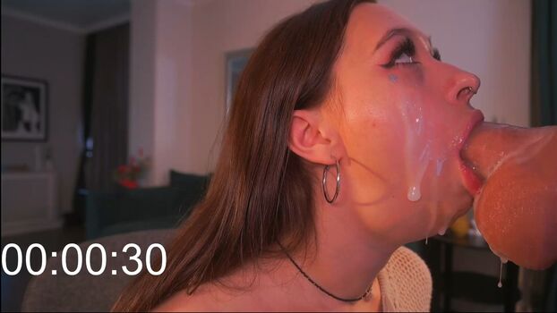 Karolineneuer page leaked private photo uncensored HD quality