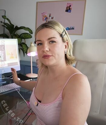 Kellymissesvlog leaked private photo uncensored HD quality