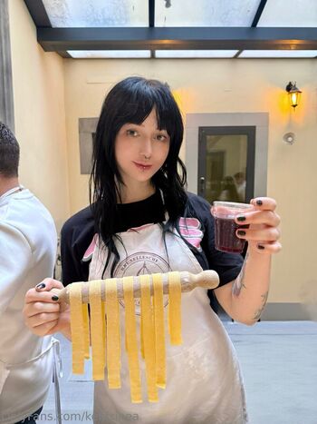 Kenizinea  page leaked private photo uncensored HD quality