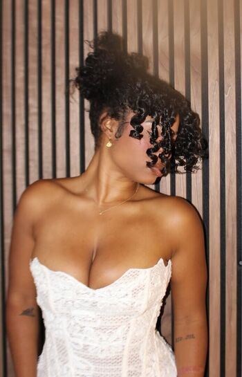 Kurlykyy  page leaked private photo uncensored HD quality